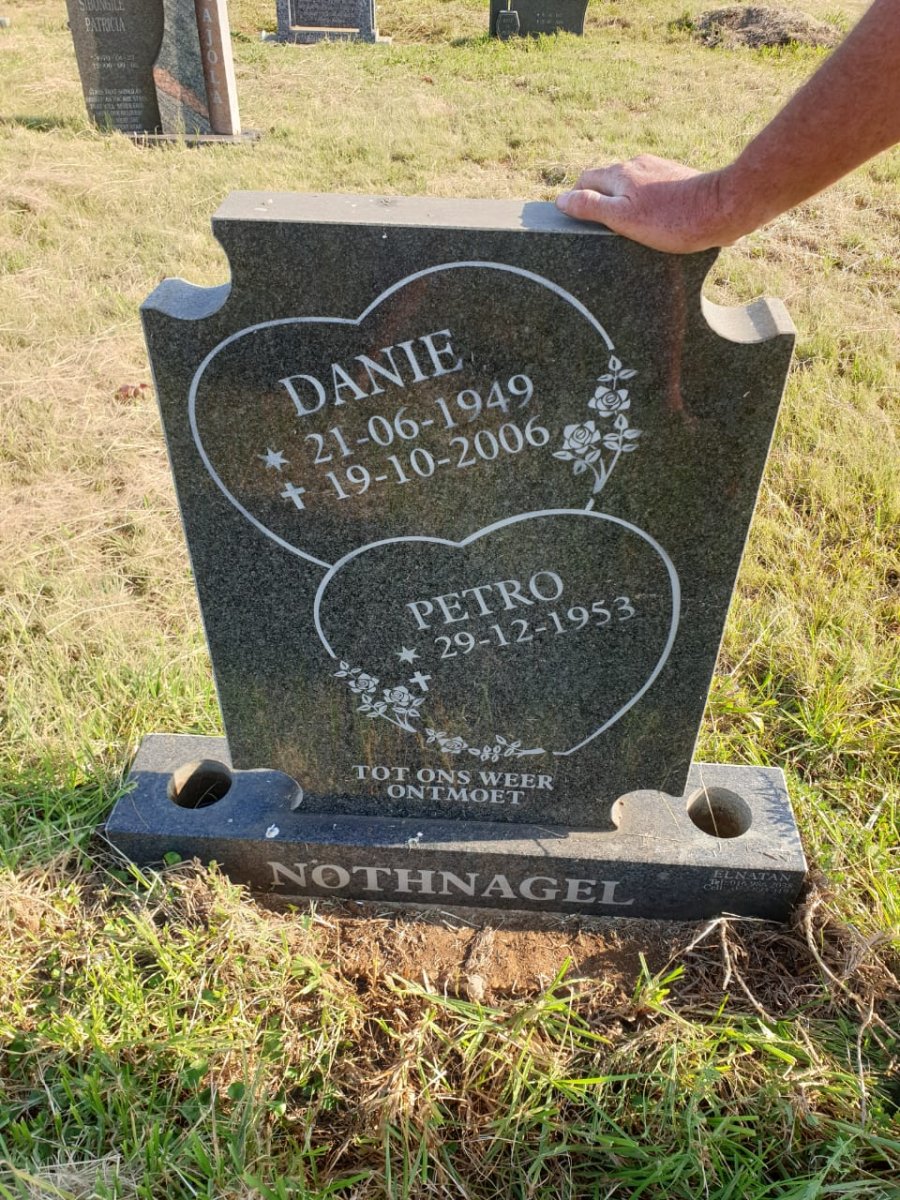 NOTHNAGEL Danie 1949-2006 &amp; Petro 1953-