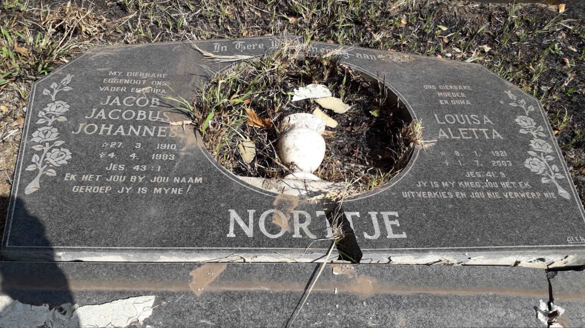 NORTJE Jacob Jacobus Johannes 1910-1983 &amp; Louisa Aletta 1921-2003