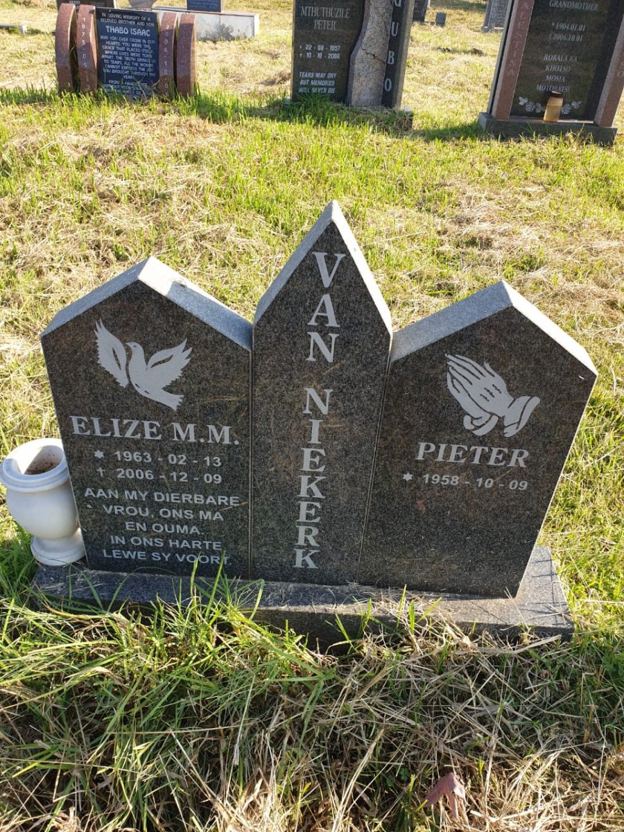 NIEKERK Pieter, van 1958- &amp; Elize M.M. 1963-2006