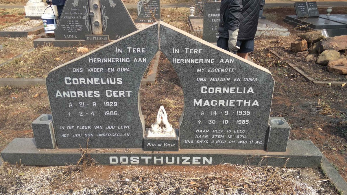 OOSTHUIZEN Cornelius Andries Gert 1929-1986 &amp; Cornelia Magrietha 1935-1985