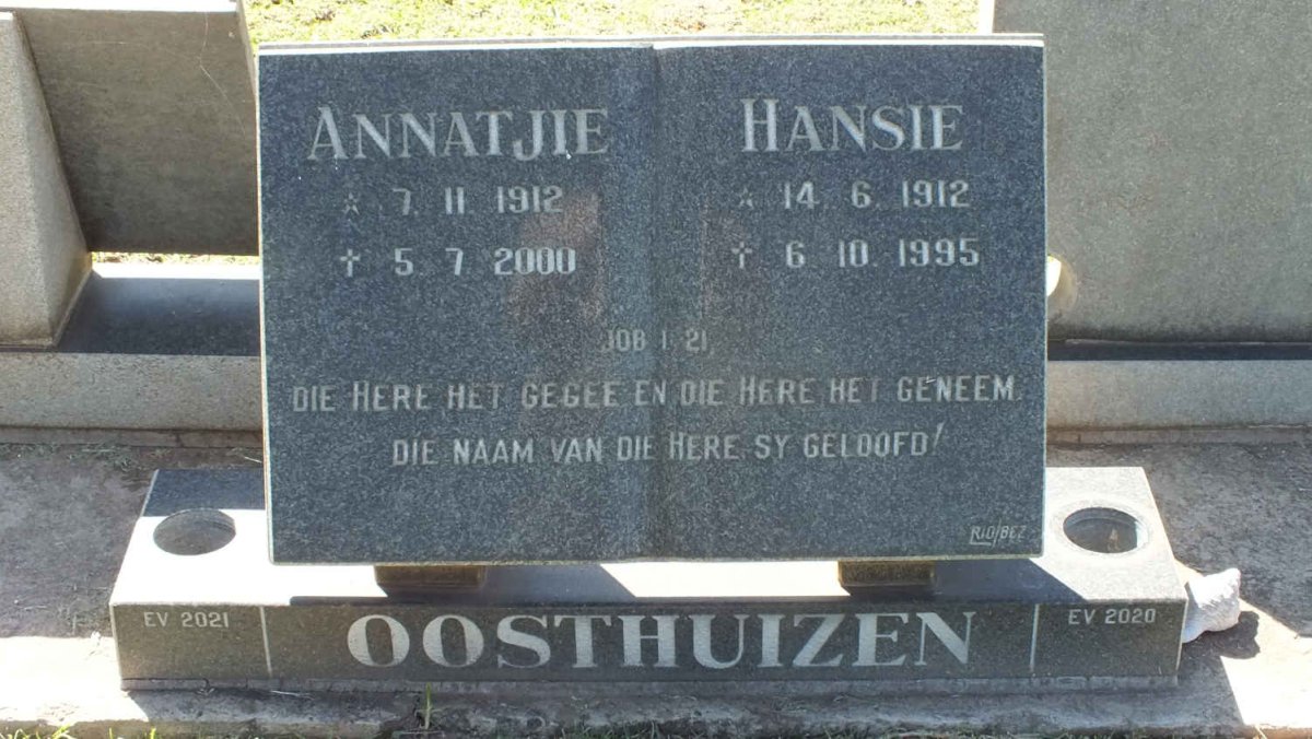 OOSTHUIZEN Hansie 1912-1995 &amp; Annatjie 1912-2000