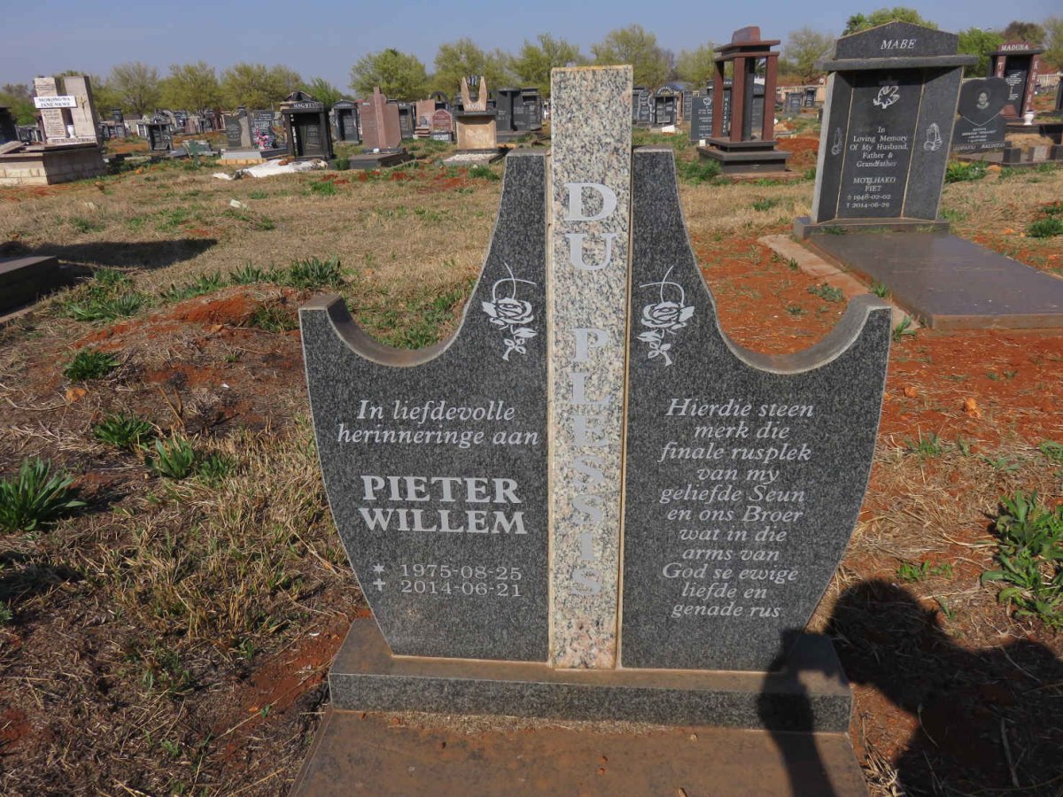 PLESSIS Pieter Willem, du 1975-2014