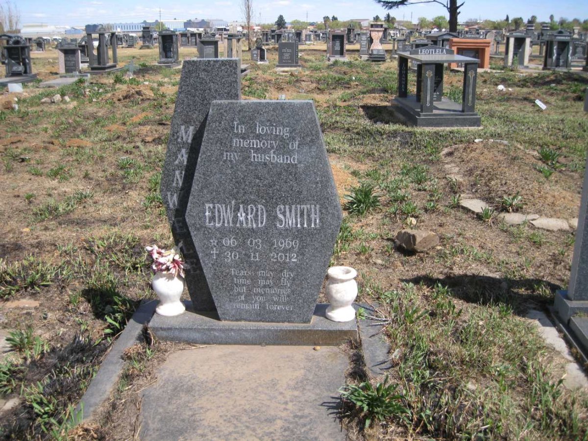 SMITH Edward 1969-2012