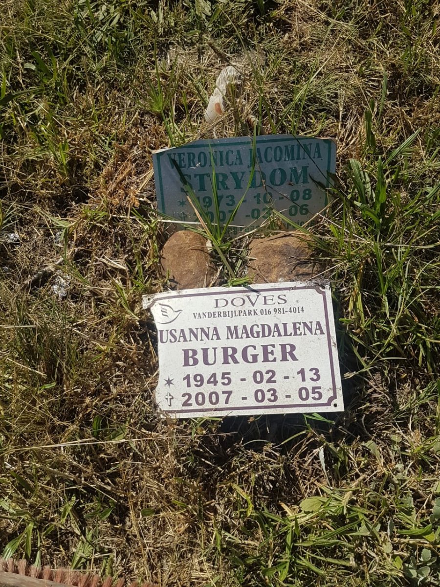 STRYDOM Veronica Jacomina 1973-2007 :: BURGER Susanna Magdalena 1945-2007
