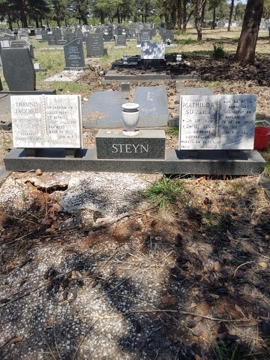 STEYN Theunis Jacobus 1924-1985 &amp; Mathilda Susara 1926-2000