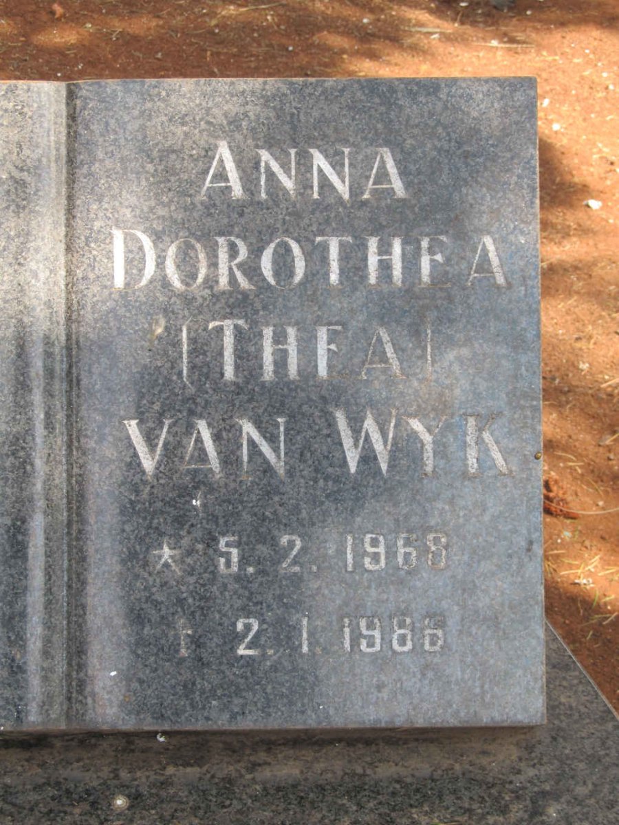 ROUX Sarel S.M., le 1965-1986 :: VAN WYK Anna Dorothea 1968-1986 