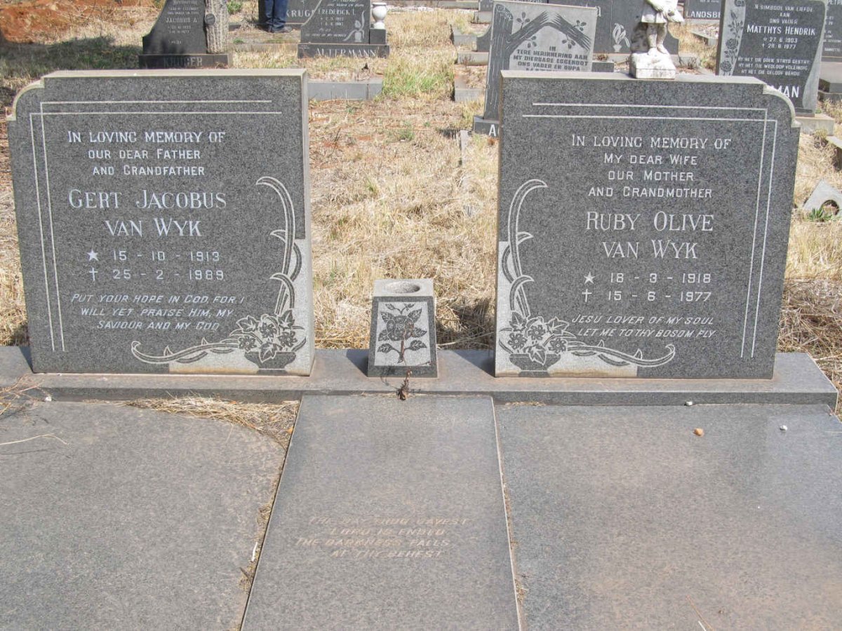 WYK Gert Jacobus, van 1913-1989 &amp; Ruby Olive 1918-1977