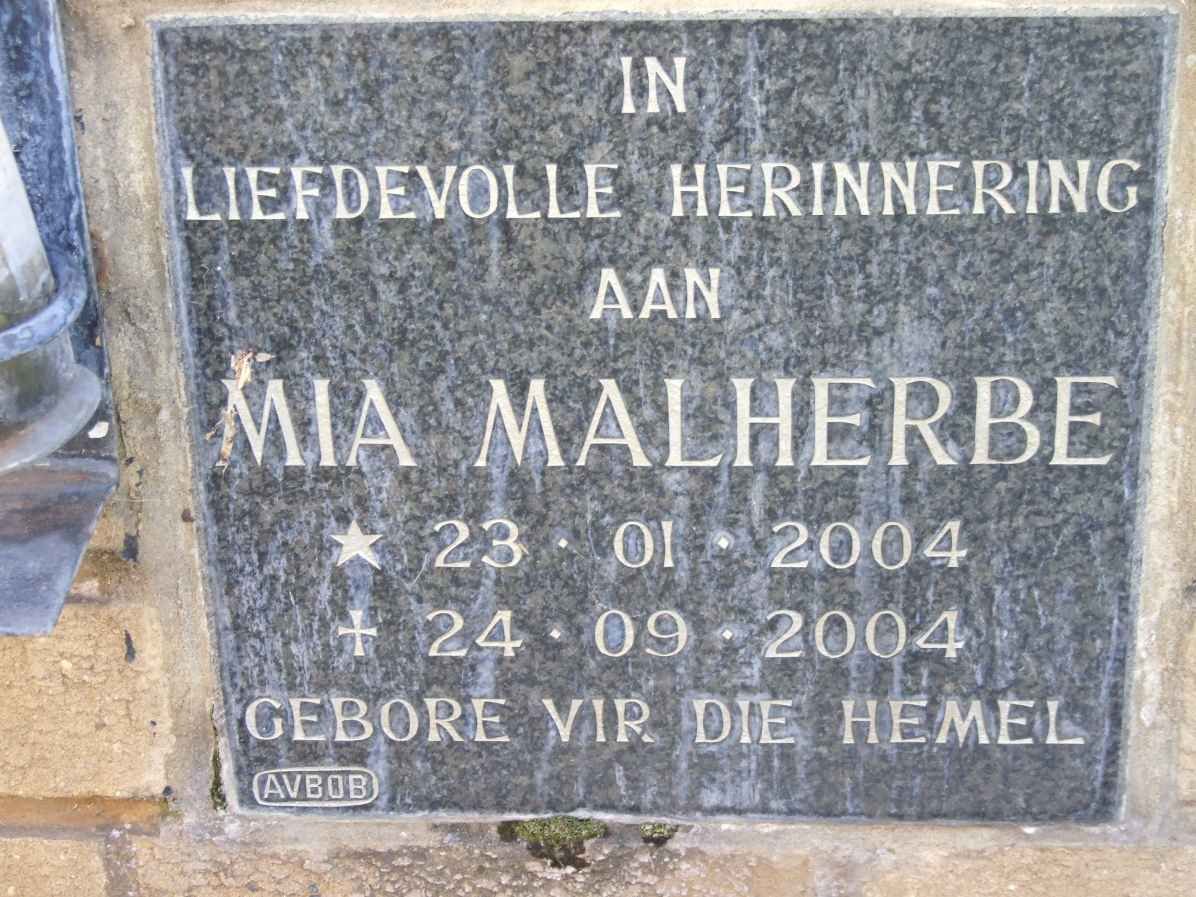 MALHERBE Mia 2004-2004