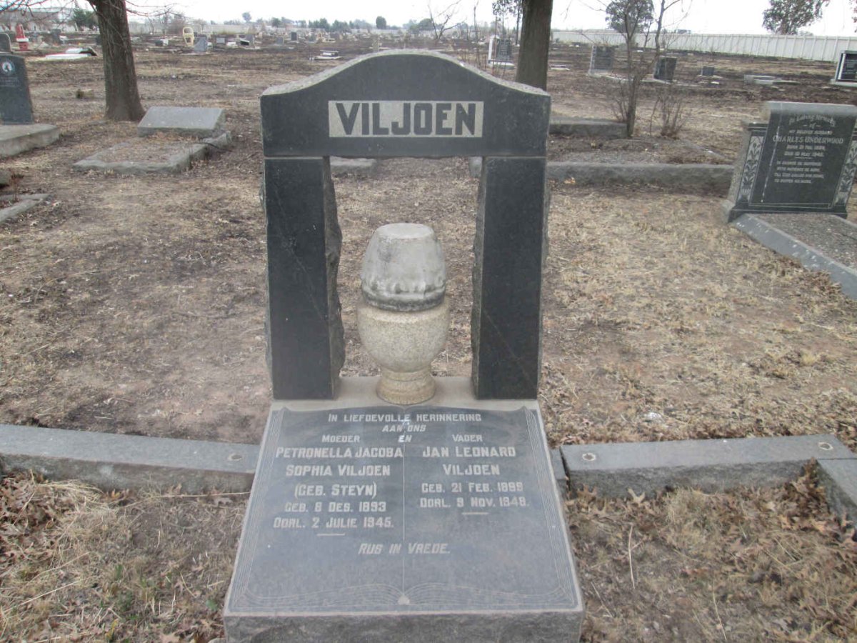 VILJOEN Jan Leonard 1889-1948 &amp; Petronella Jacoba Sophia STEYN 1893-1945