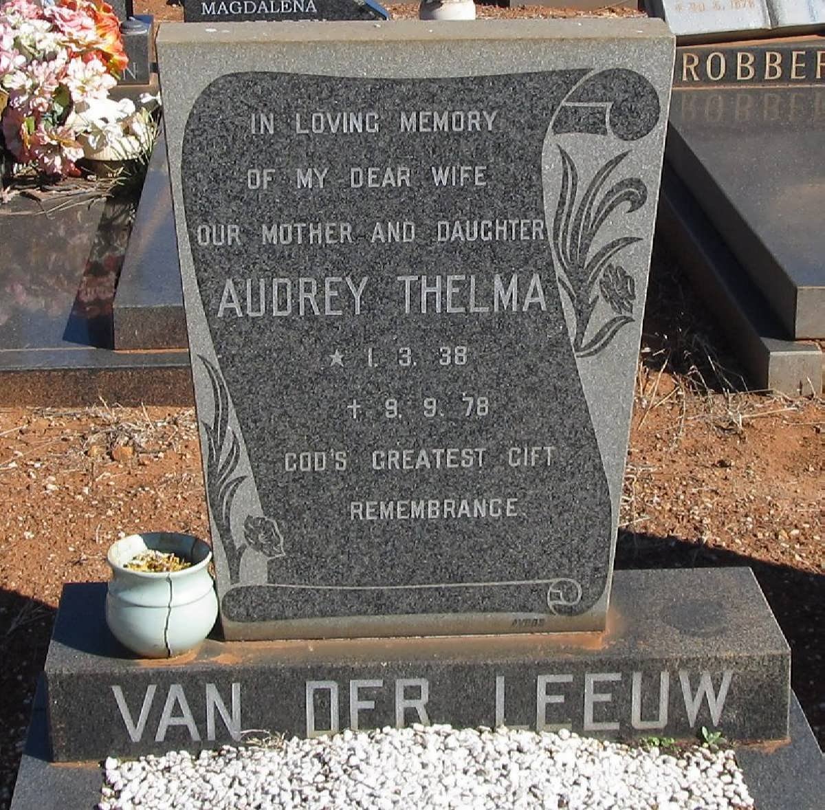 LEEUW Audrey Thelma, van der 1938-1978