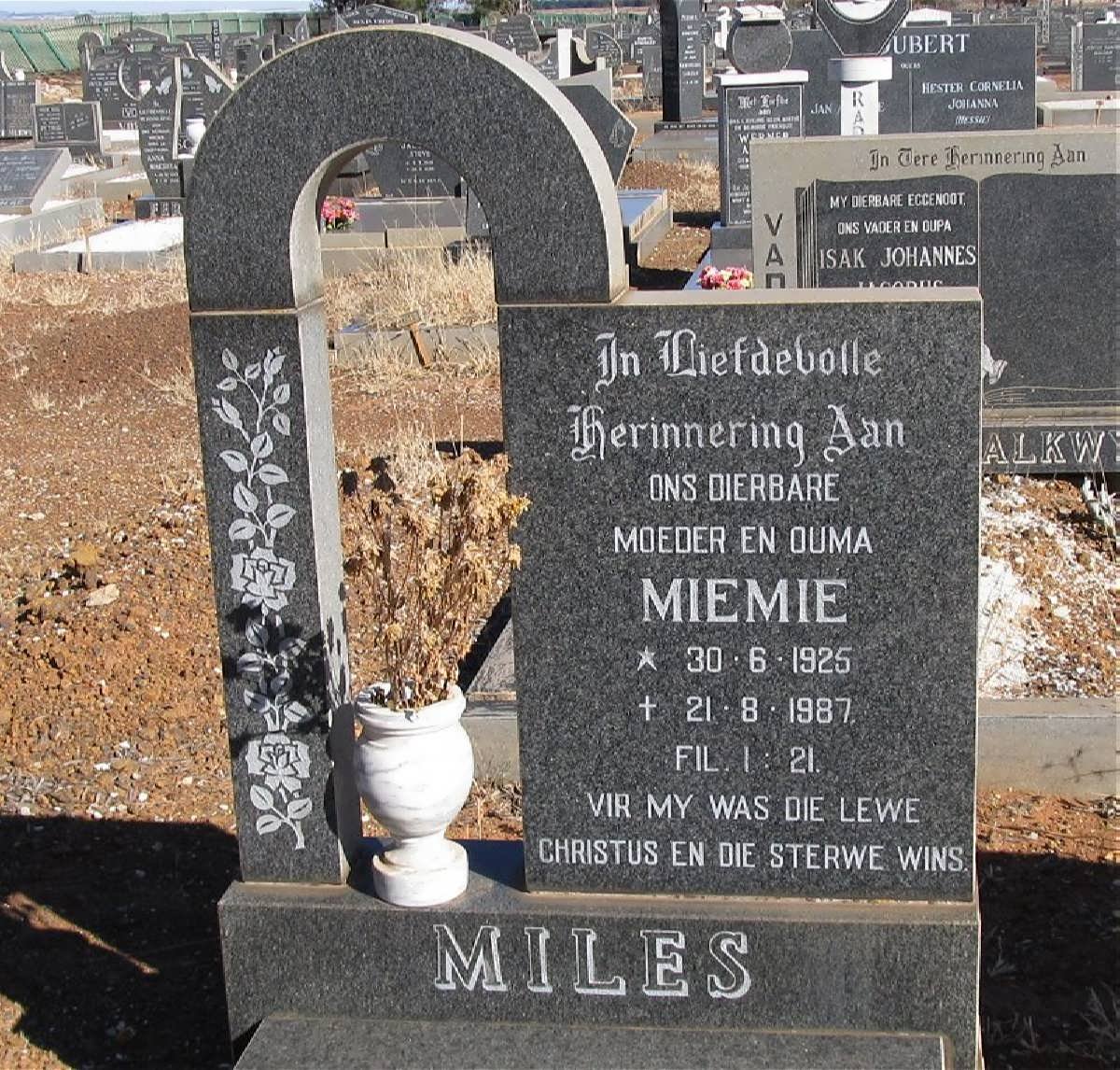 MILES Miemie 1925-1987